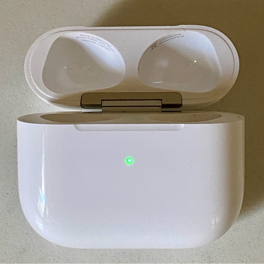 Apple AirPods A2897 3G MagSafe Charging CASE ONLY